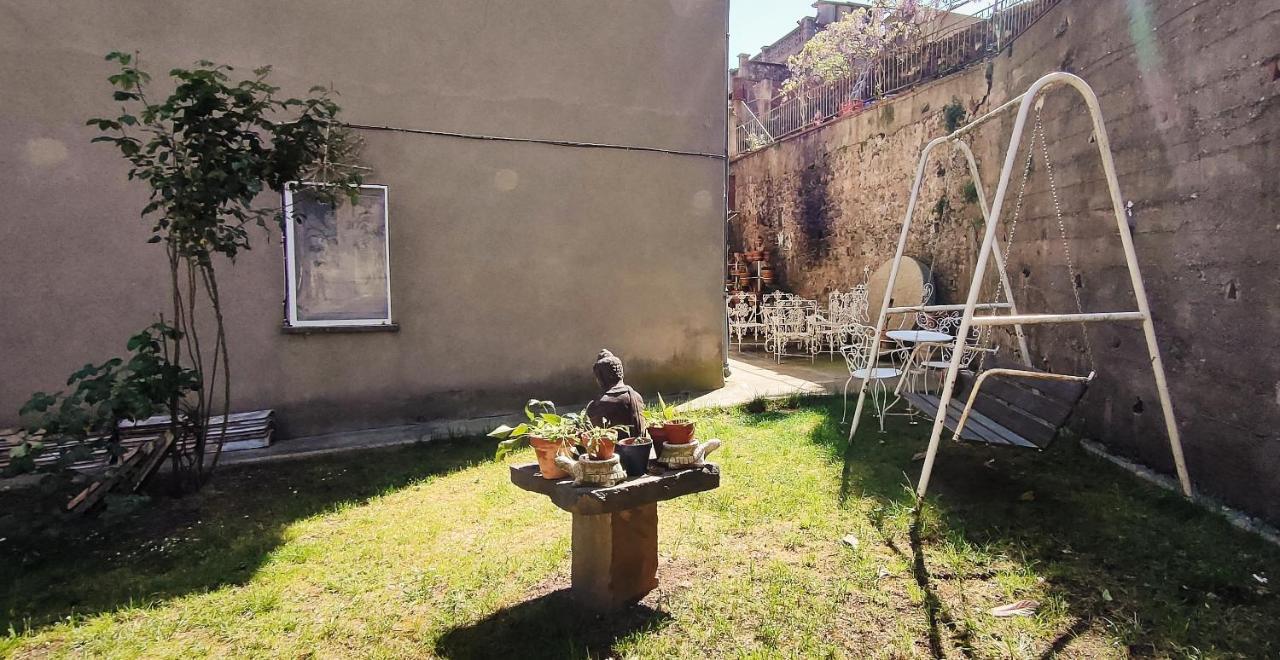 Apartament Volca Aiguanegra Sant Joan les Fonts Exteriör bild